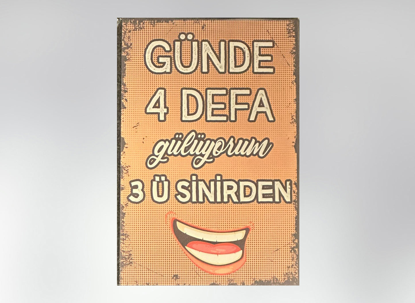 Günde 4 Defa Gülüyorum Retro Ahsap Posteri