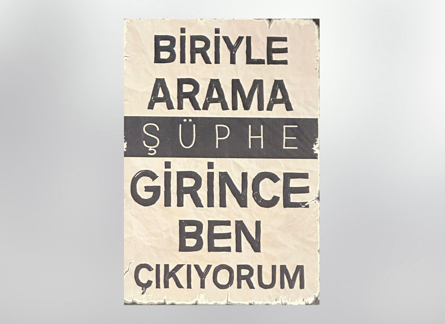 Biriyle Arama Süphe Retro Ahsap Poster