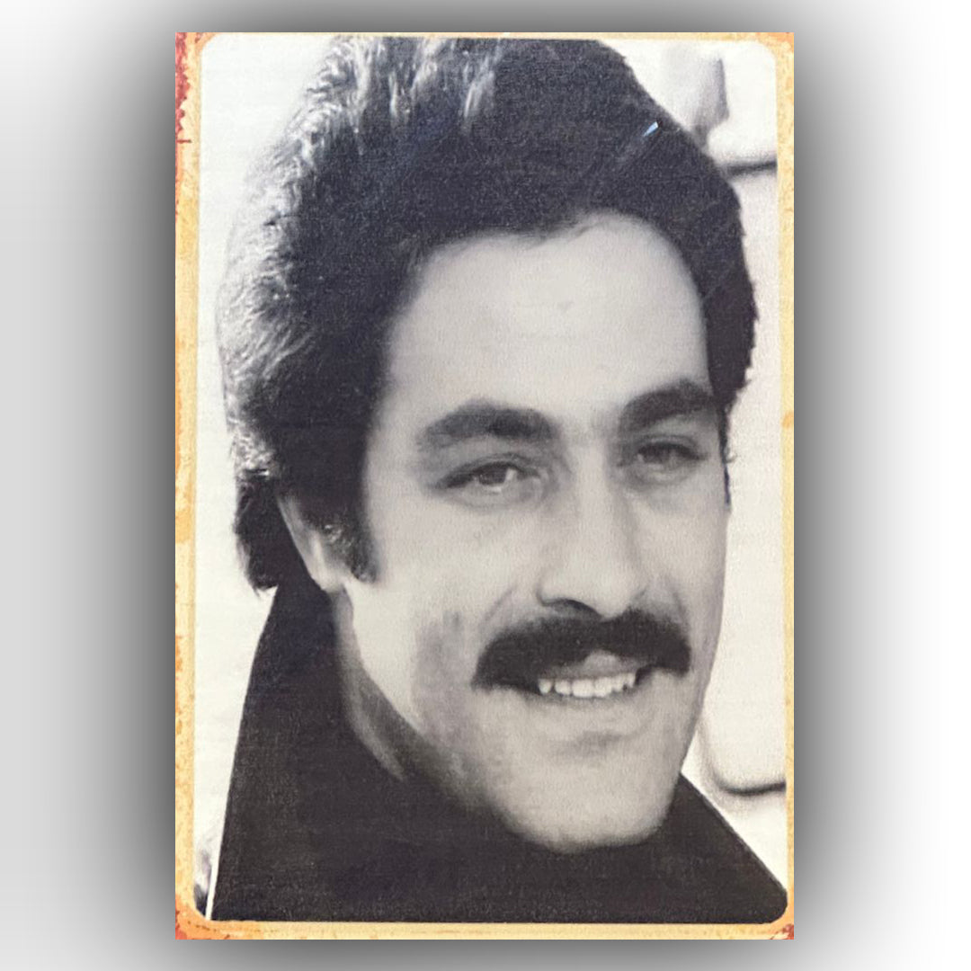 Kadir İnanır Siyah Retro Ahsap Posteri