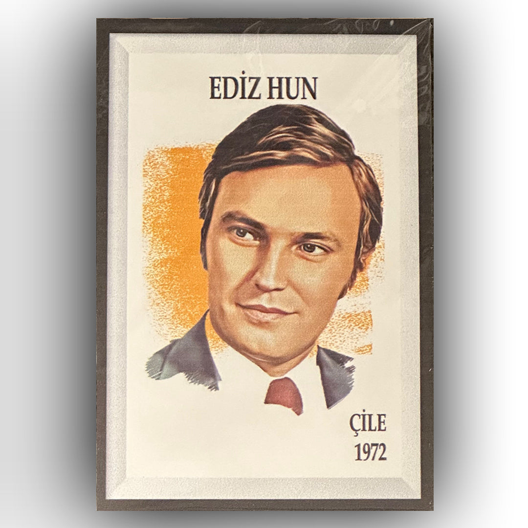 Ediz Hun Çile Retro Ahsap Poster